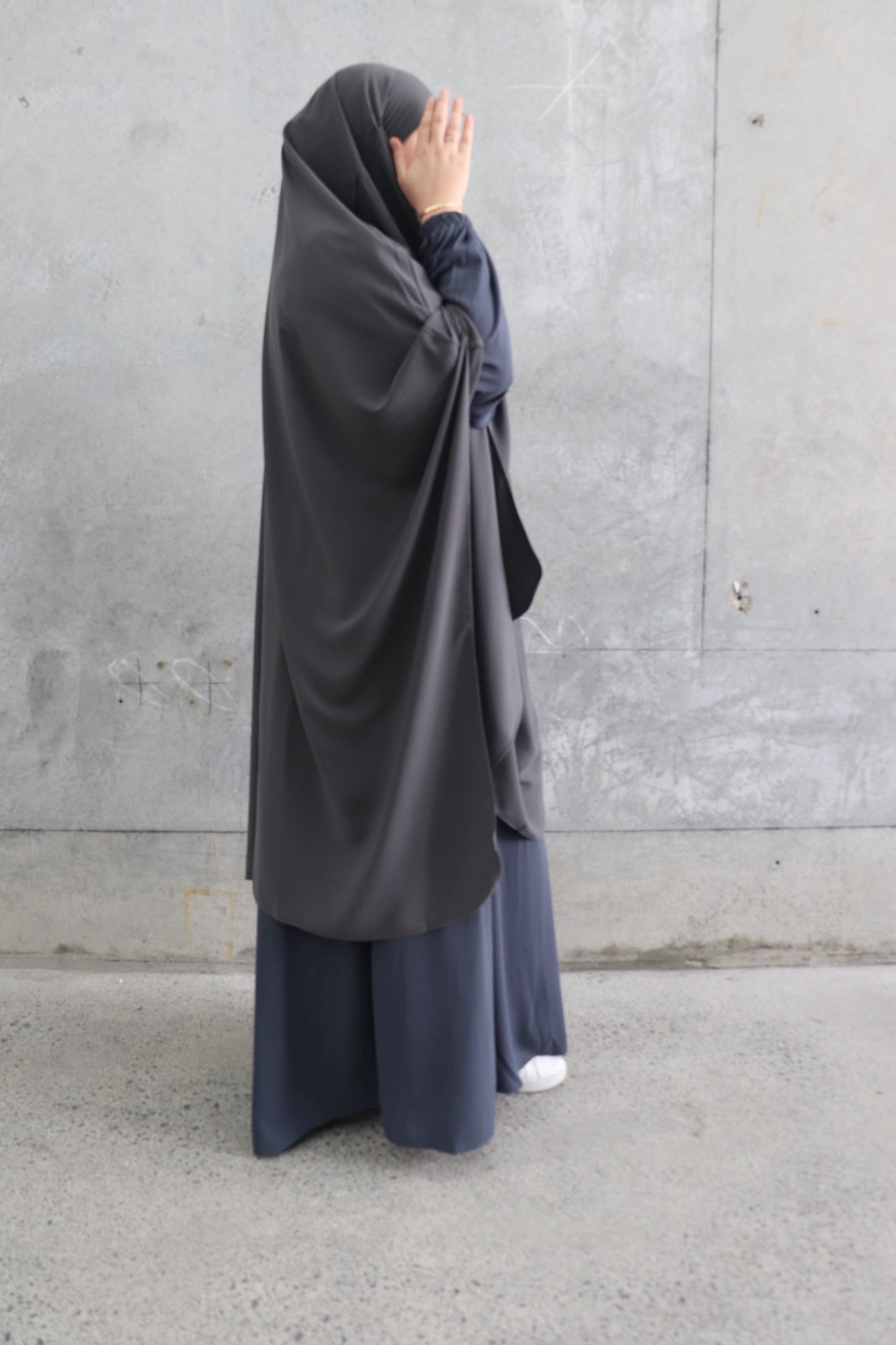 Grey Eman Khimar
